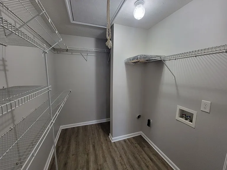 1234 Longpoint Dr — Photo 8