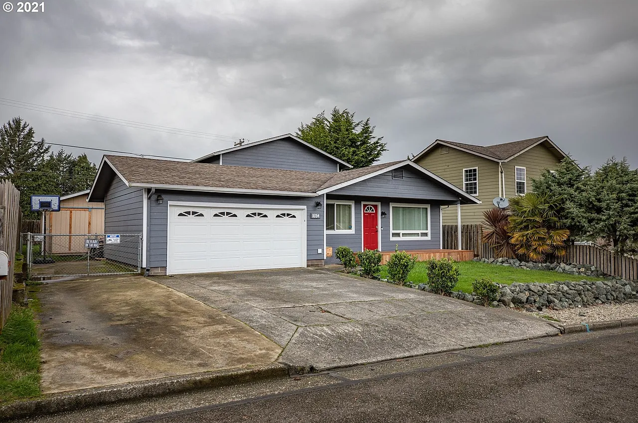 5 bed, 1933 sqft, $2,800 — Photo 3
