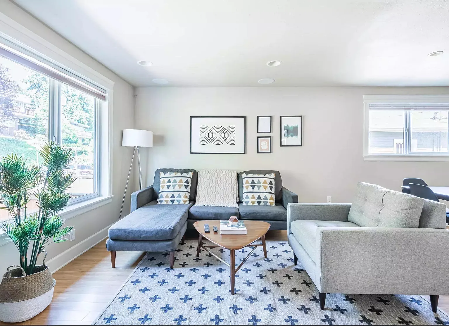 3 bed, 2.5 bath, 1915 sqft, $3,950 — Photo 4