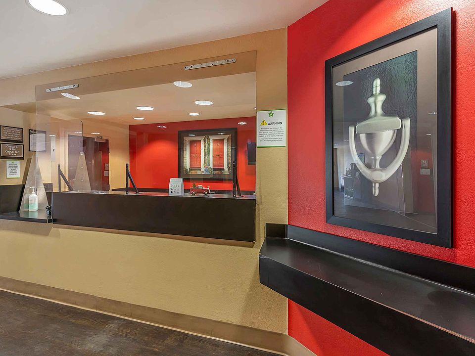 Lobby and Guest Check-in