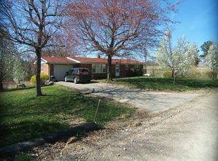 106 Old Lafayette Rd, Big Rock, TN 37023