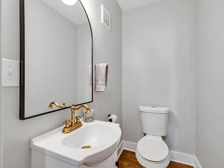 335 Dupont Ave — Photo 24