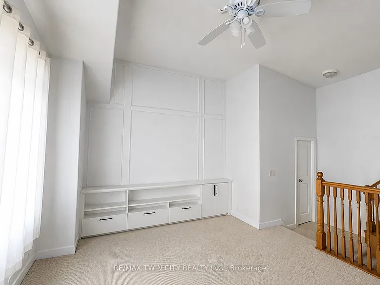 72 Newcastle Dr — Photo 13