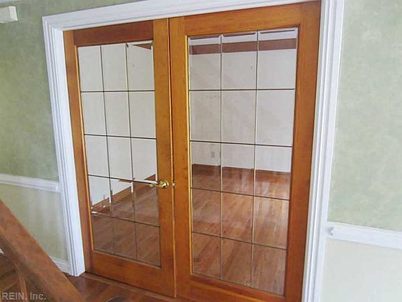 3rd image of 406 Ventosa Dr