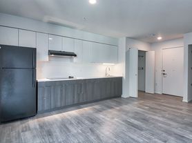 1404 Boylston