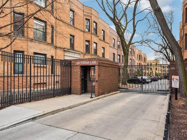 744 W California Ter Unit 1, Chicago, IL 60657