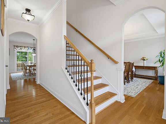 5th image of 171 Pine Creek Dr