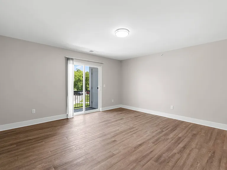 Westlake Place Apartments — Photo 17