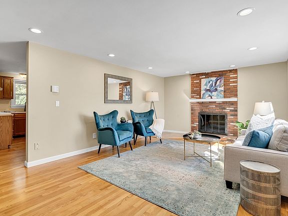 3rd image of 55 Cobb Rd