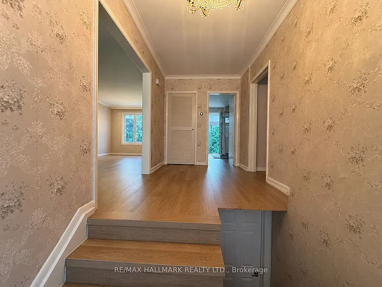 33 Sumner Heights Dr #MAIN — Photo 3