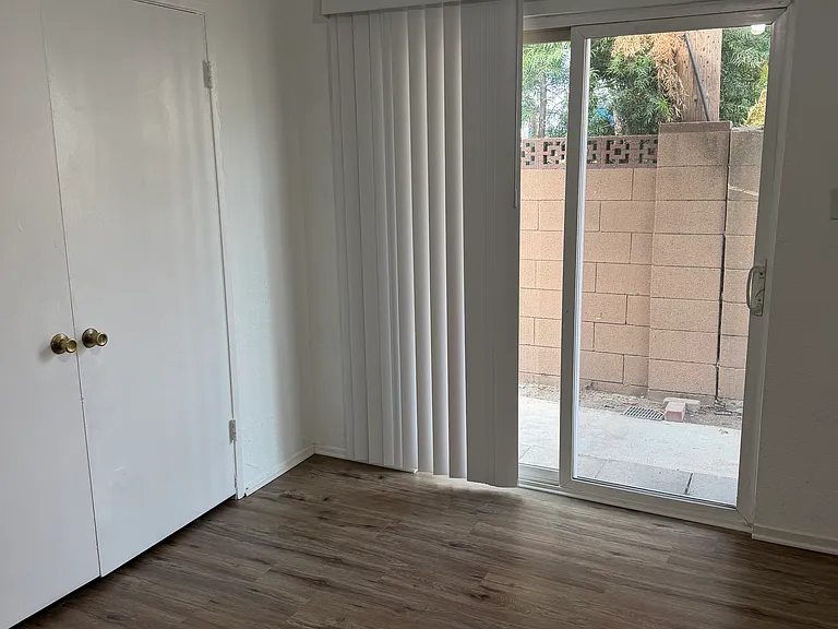 1007 N Mariposa St #C — Photo 10