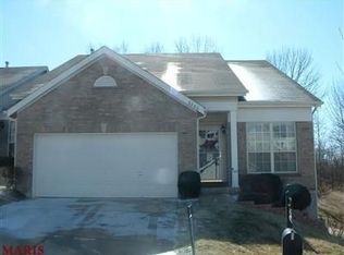 3280 Country Hollow Dr, Saint Louis, MO 63129