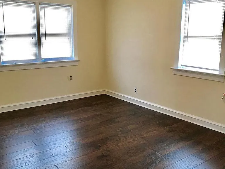 511 S Broadway #2 — Photo 3