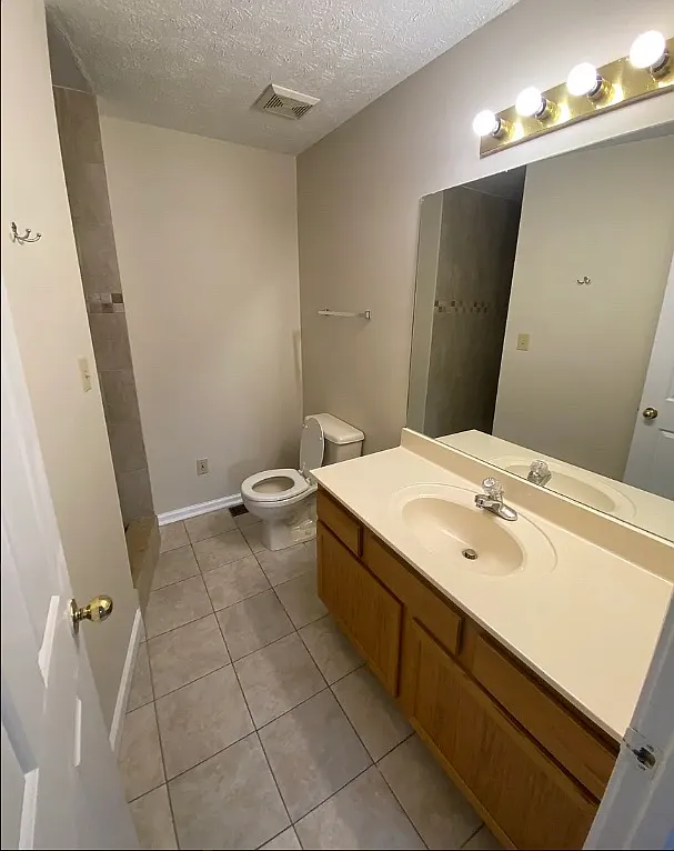 1 bed, 1.5 bath, 850 sqft, $1,350 — Photo 4