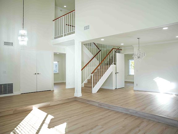 Foyer and Livingroom, Formal Dining