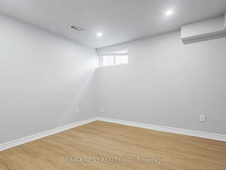 31 Clair Rd #BASEMENT — Photo 8