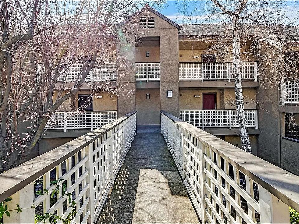 Front entrance ( unit on ground level )