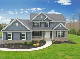 11845 Edinboro Ln, Chagrin Falls, OH 44023