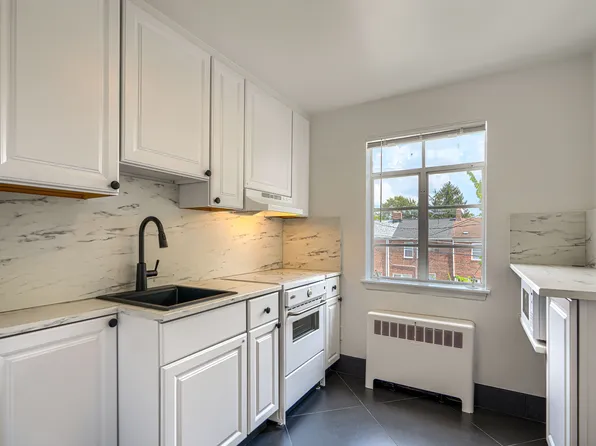 8517 Chestnut Oak Rd, Parkville, MD 21234