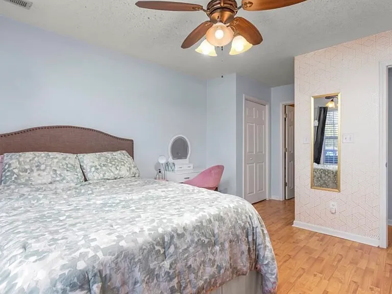 1112 Trinity St #202 — Photo 12