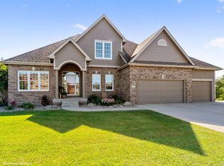 2401 NE Chevalia Ct, Grimes, IA 50111