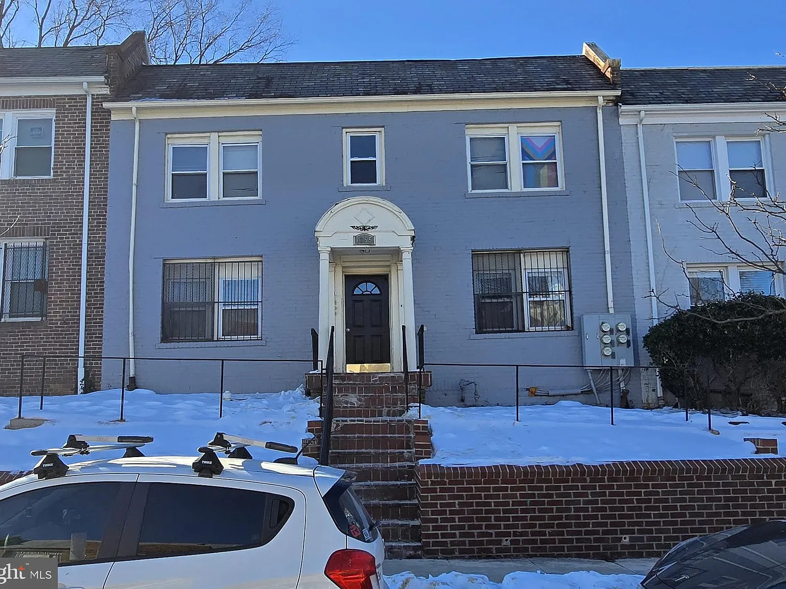 2 bed, 3210 sqft, $1,700 — Photo 1