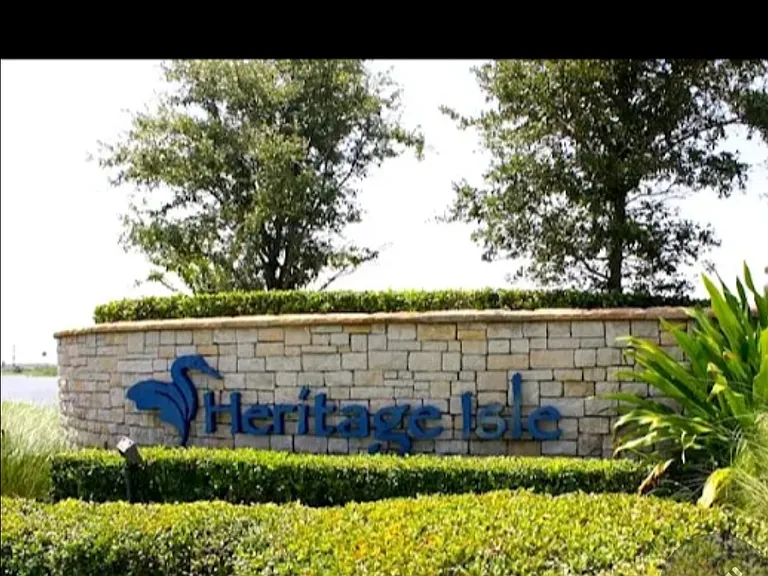 Heritage Isle Entrance