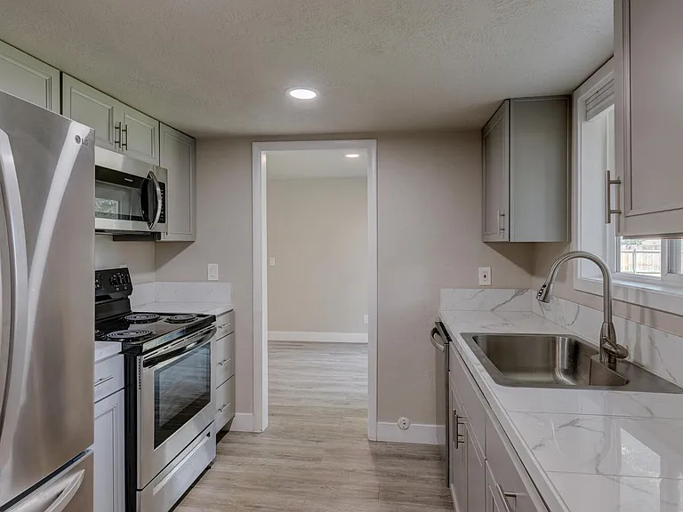 Complete Remodel near Boise River _ Pet Friendly! — Photo 12