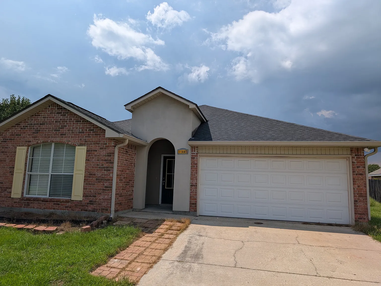 3 bed, 1695 sqft, $2,049 — Photo 1