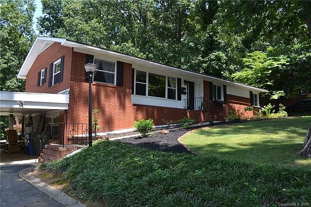 1st image of 781 Pinewood Cir