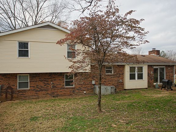 4th image of 1109 Woodvale Dr