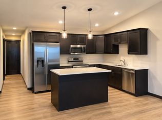 725 Glacier Dr, Altoona, WI 54720