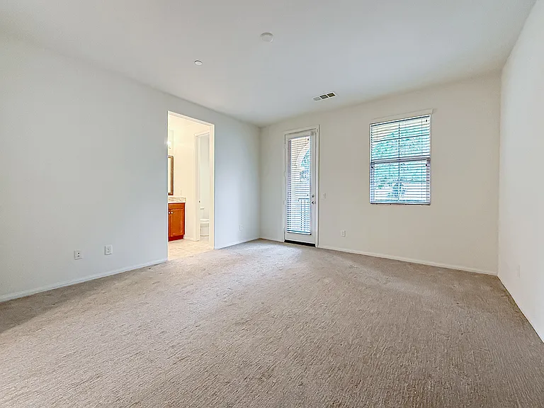 389 Castiano St — Photo 21