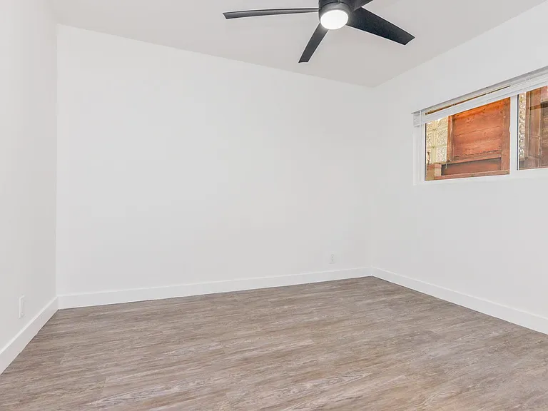 Pullman Lane Residences — Photo 30