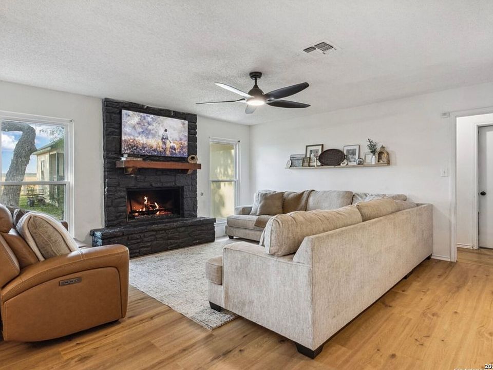 1st image of 101 Country Ln