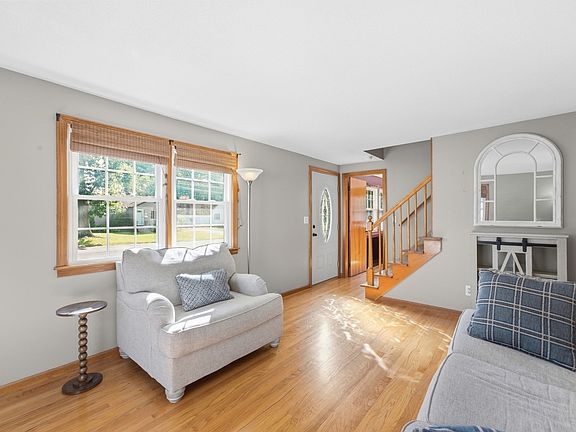 5th image of 158 Telegraph Ave