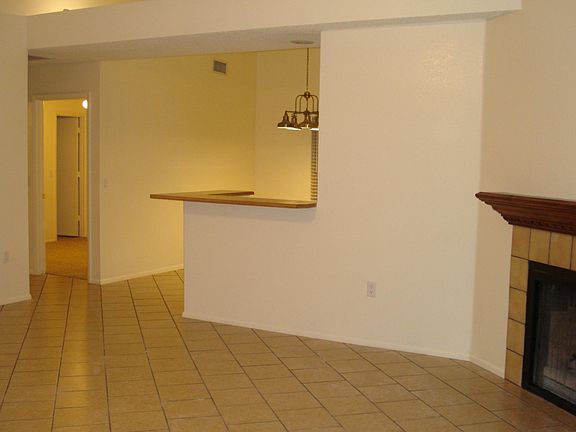 Living Room/Dining Area