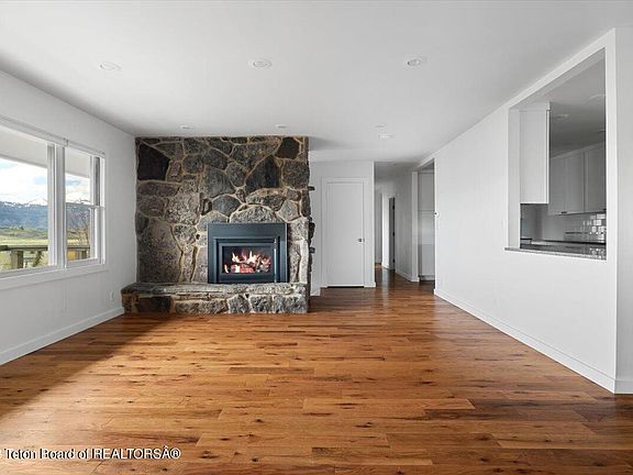 5th image of 920 S Maddox Dr