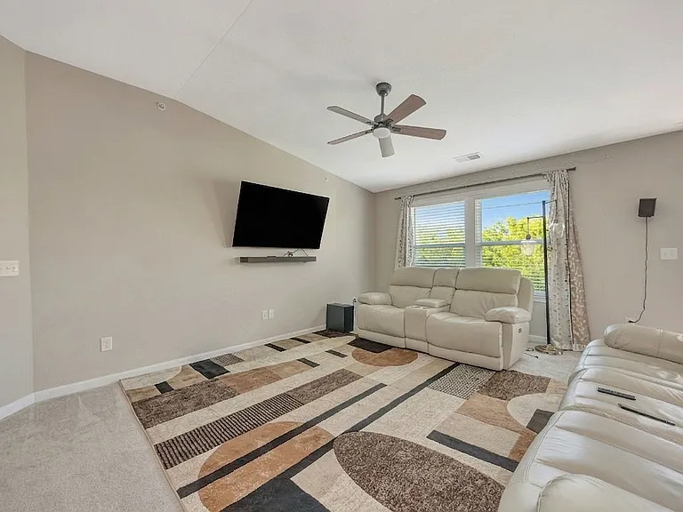5103 Hazeltine Ln — Photo 12