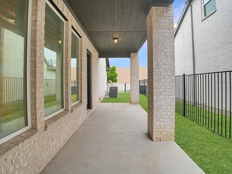 8047 Sunflower Ln — Photo 31