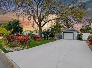 8958 110th St, Seminole, FL 33772