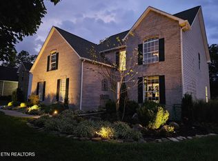 8464 Lawnpark Dr, Knoxville, TN 37923