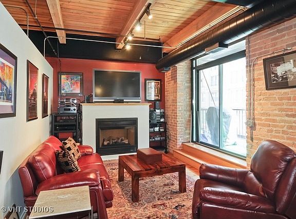 2nd image of 420 W Ontario St APT 205
