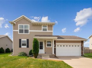 10516 Catalina Dr, Johnston, IA 50131