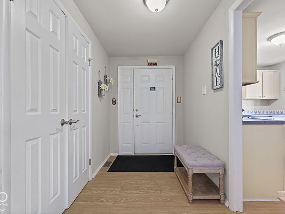 3rd image of 1652 W 74th Pl