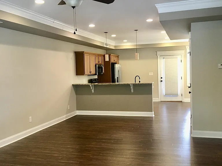 215 Capstone Dr — Photo 10