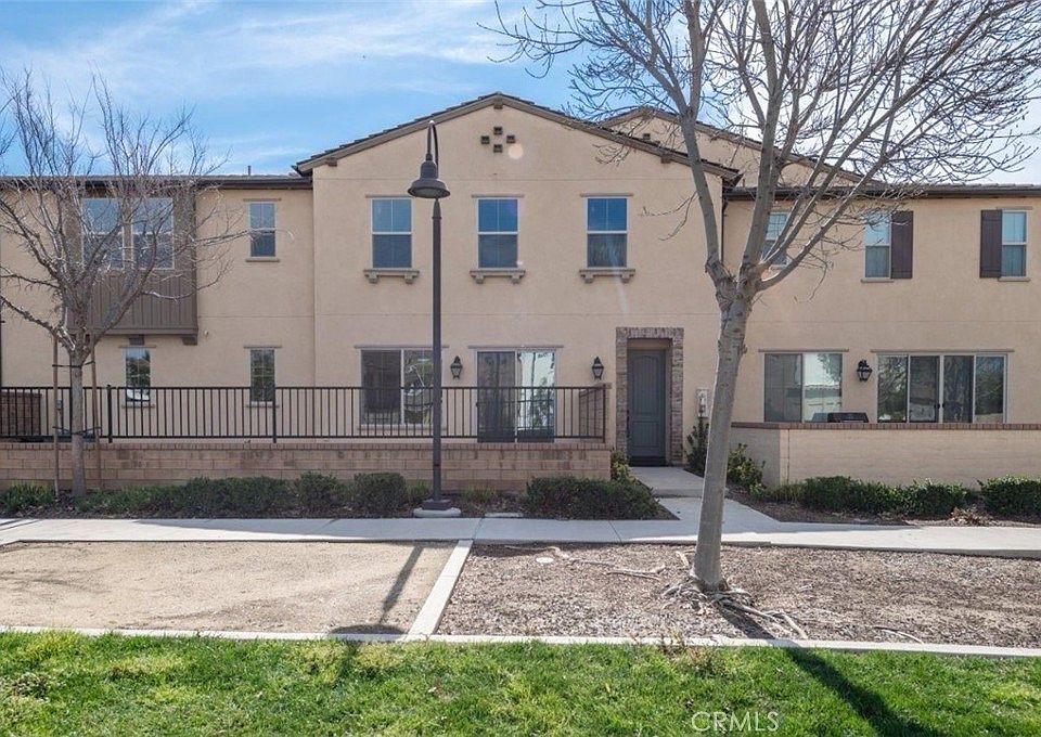 1st image of 3257 E Wild Horse Privado #8