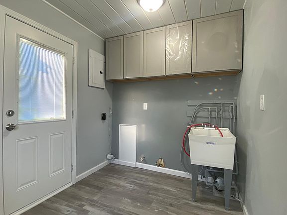 2nd image of 6392 Almont Dr