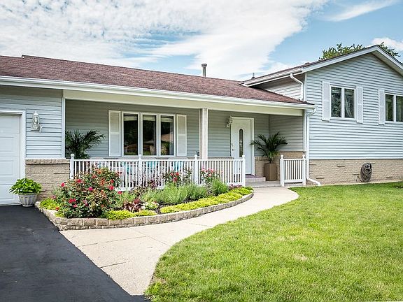 2nd image of 3206 Sunnyside Dr