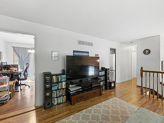 5th image of 5526 Stearns St